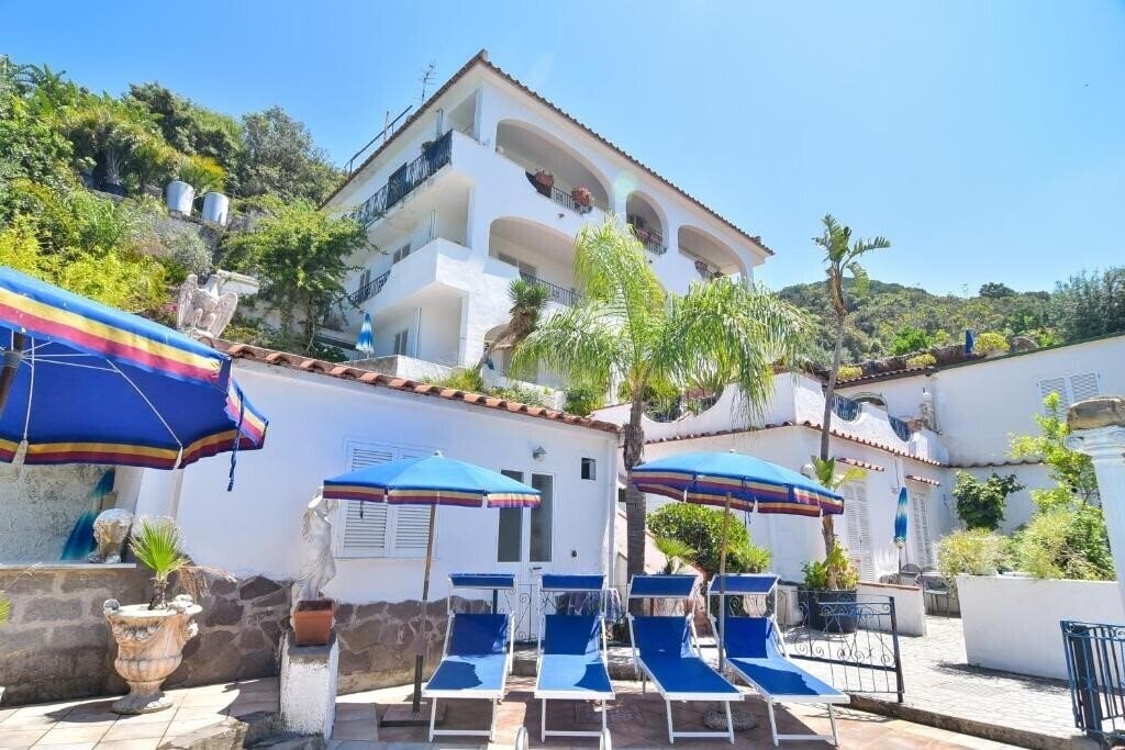 Фото Villa Fiorentina (Casamicciola) 3*