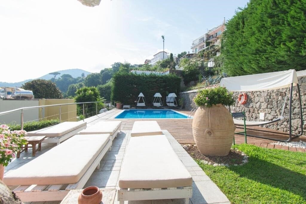 Картинка Marina 10 4*