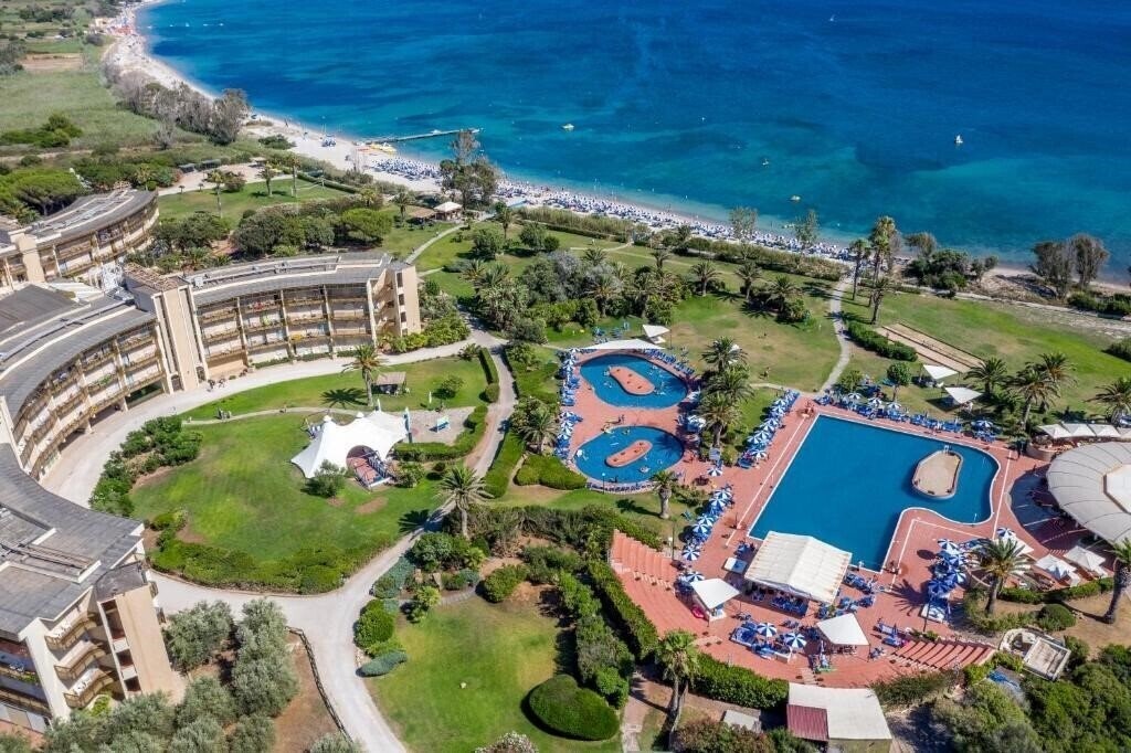 Отель Baia Di Conte 4*