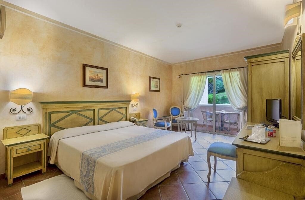 Hotel Colonna Resort 5*