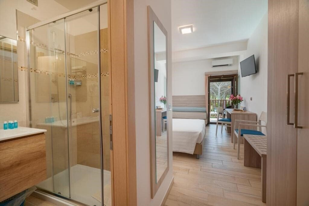 Фотографія Hotel Portoconte 4*