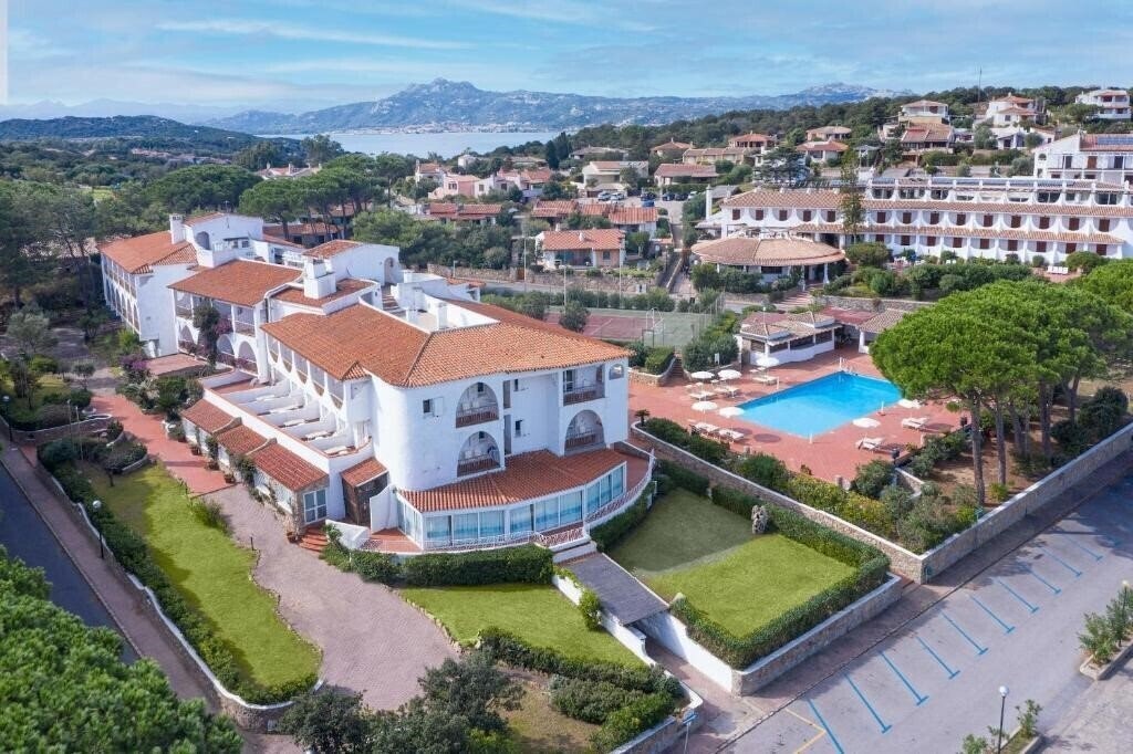 Hotel Club Hotel Cormorano 4*