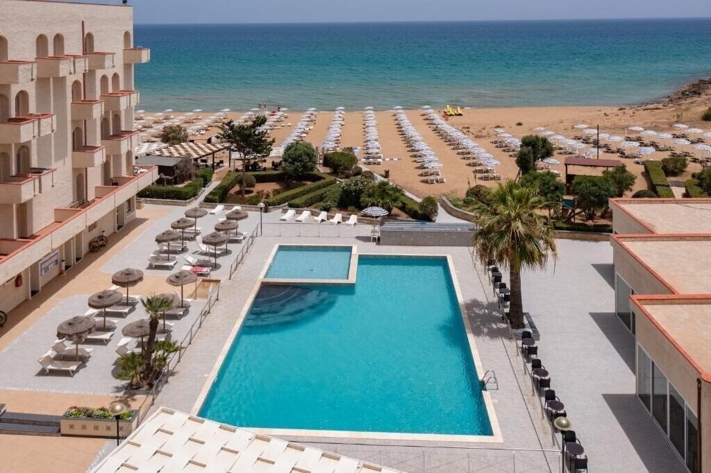 Готель Club Eloro 3*