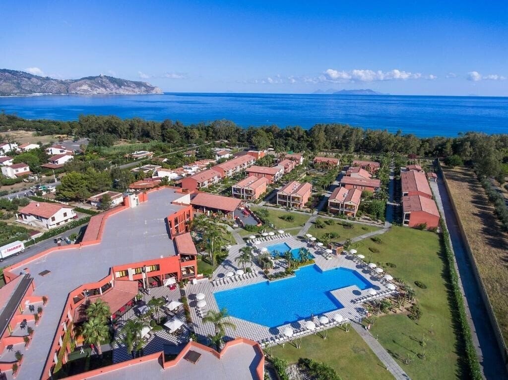 Отель VOI Baia di Tindari Resort (ex. Club Baia Di Tindari) 4*