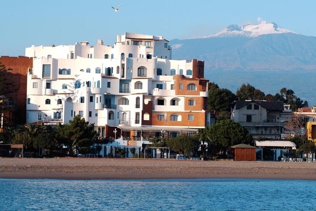 Hotel Sporting Baia Hotel 4*