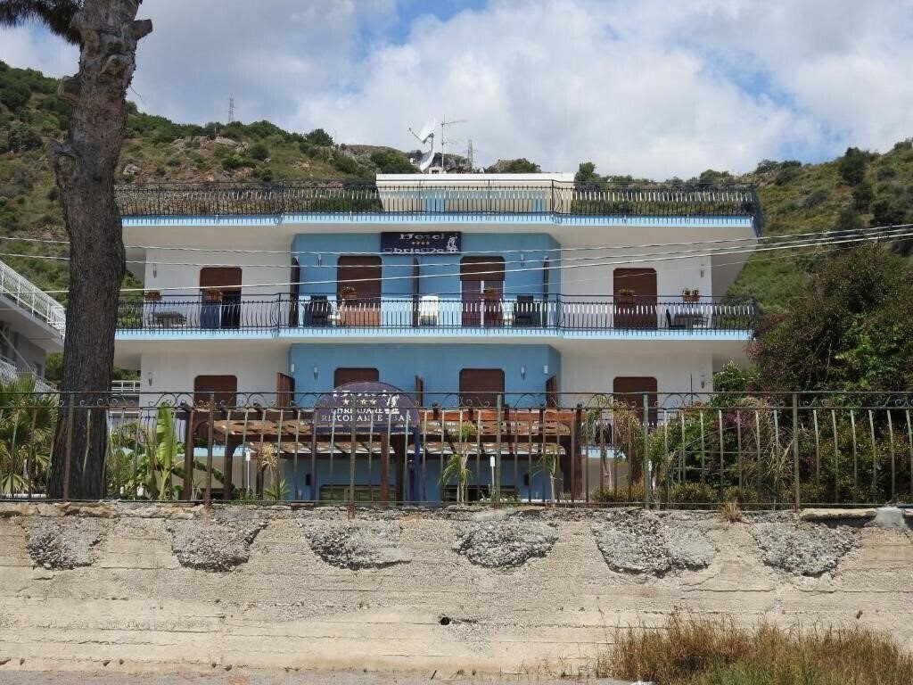 Hotel Chrismare Hotel Mazzeo 4*