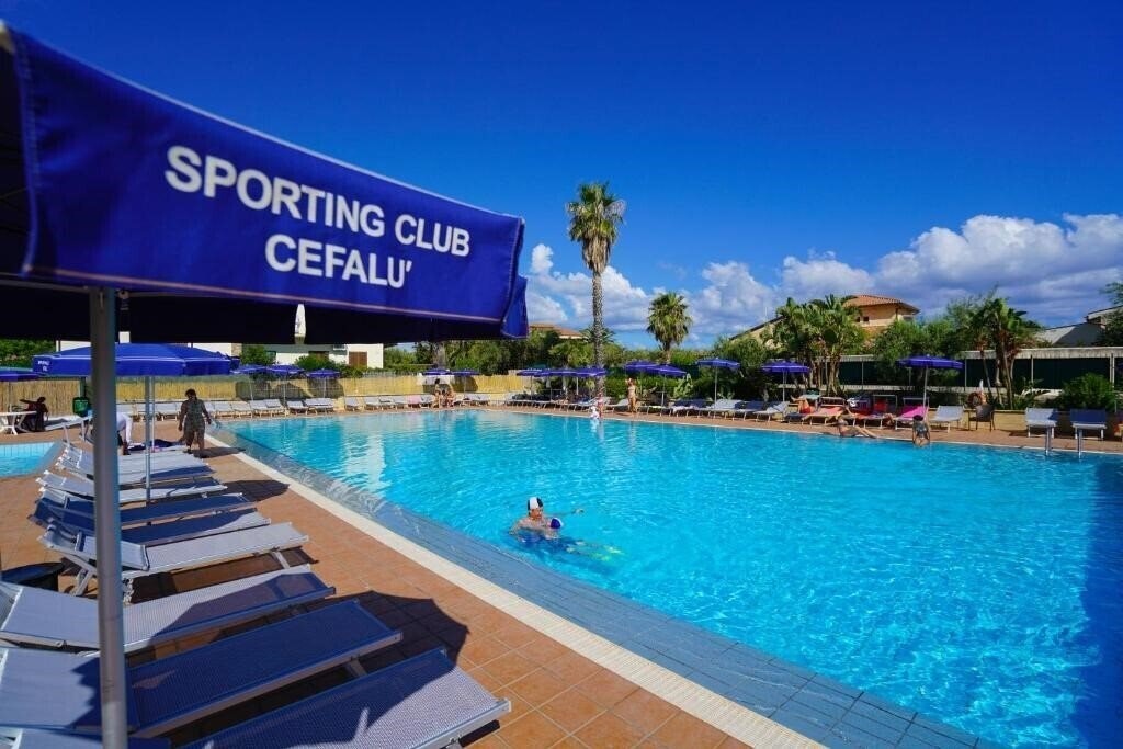 Zdjęcie Cefalu Resort Sporting Club 4*