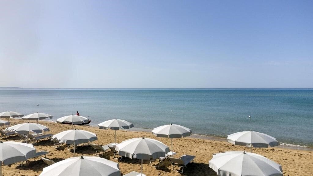 Zdjęcie Costanza Beach Club 4*
