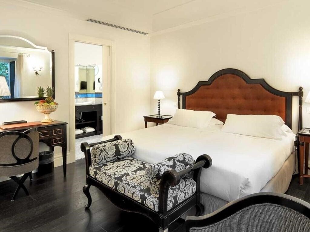 Zdjęcie Villa Athena 5*