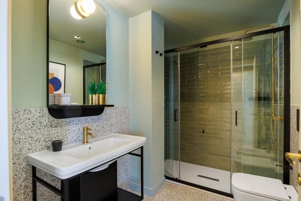 Zdjęcie Charlie In Pesaro 4*