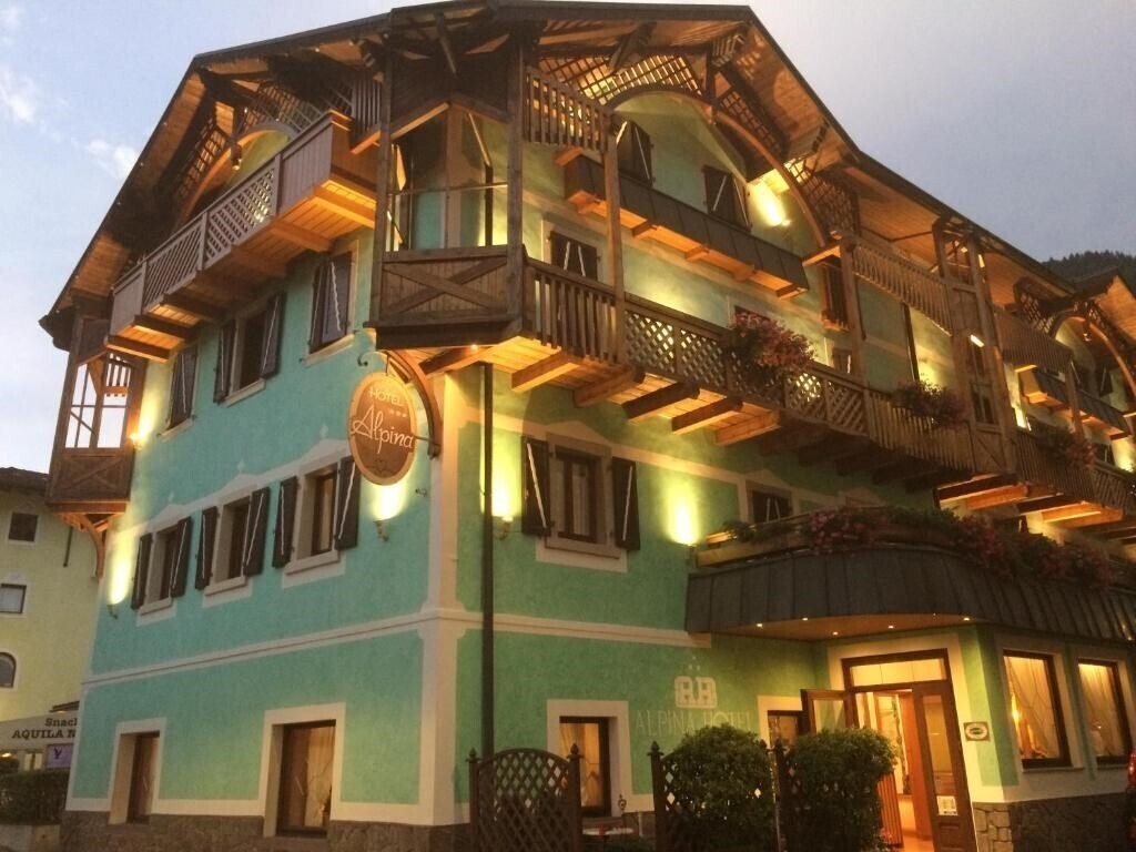 Готель Alpina hotel 3*