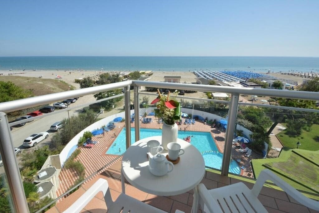 Готель Bellevue Beach 4*