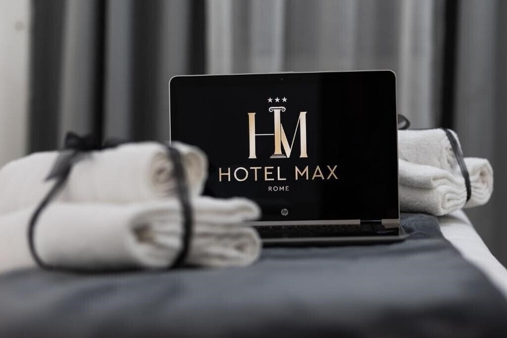 Hotel Max Hotel 3*