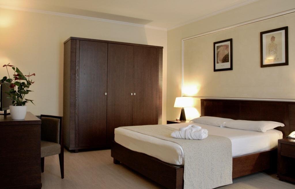 Zdjęcie iH Hotels Roma La Mela (ex. La Mela) 4*