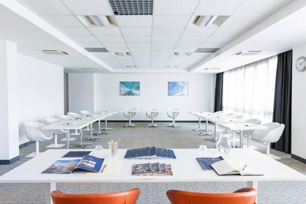 Картинка Holiday Inn Rome - Pisana 4*