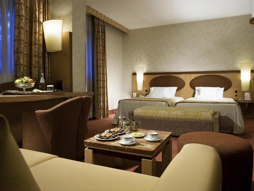 Фото Mercure Roma West 4*