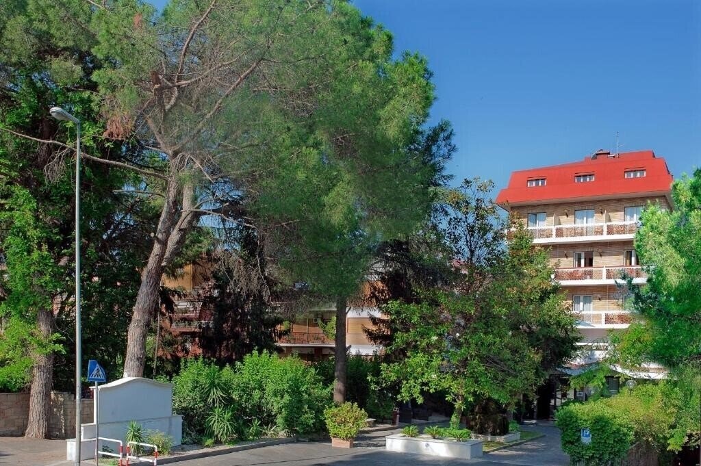 Готель Pinewood Hotel Rome 4*