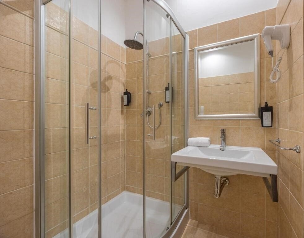 Zdjęcie Area Roma 4*