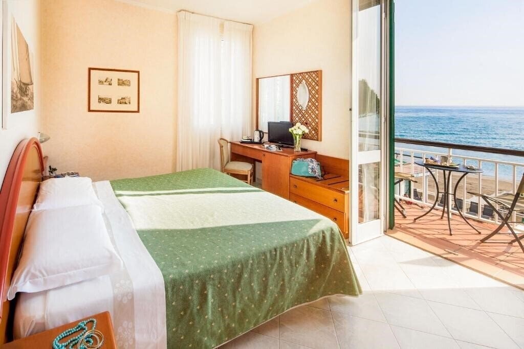 Отель Gabriella 3*