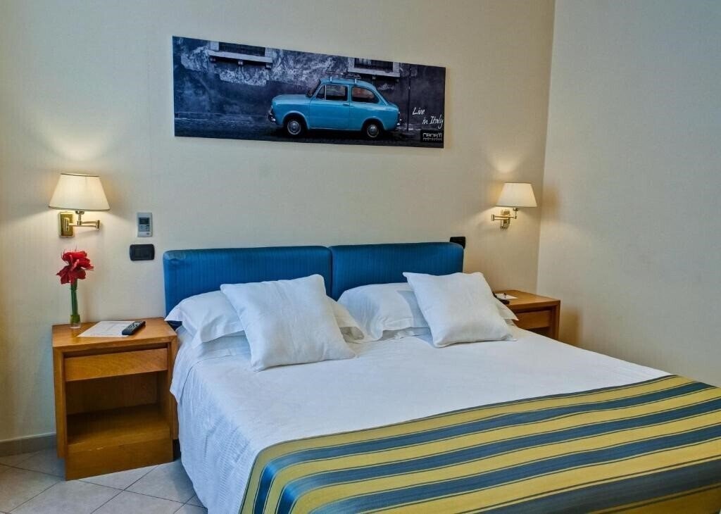 Zdjęcie Crosti Hotel 3*