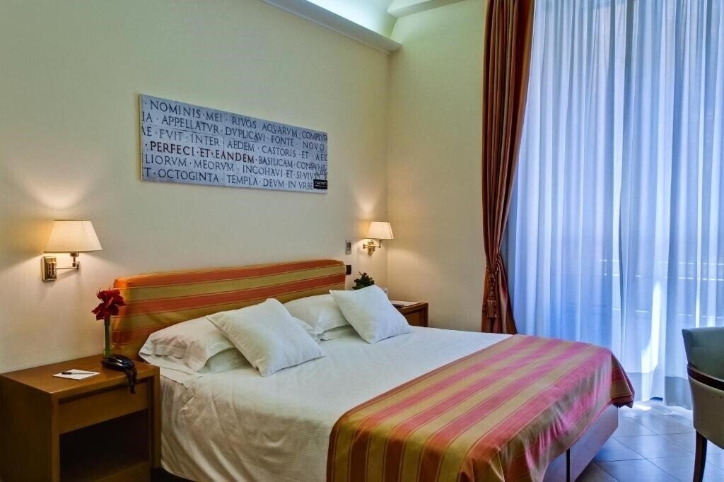 Obraz Crosti Hotel 3*