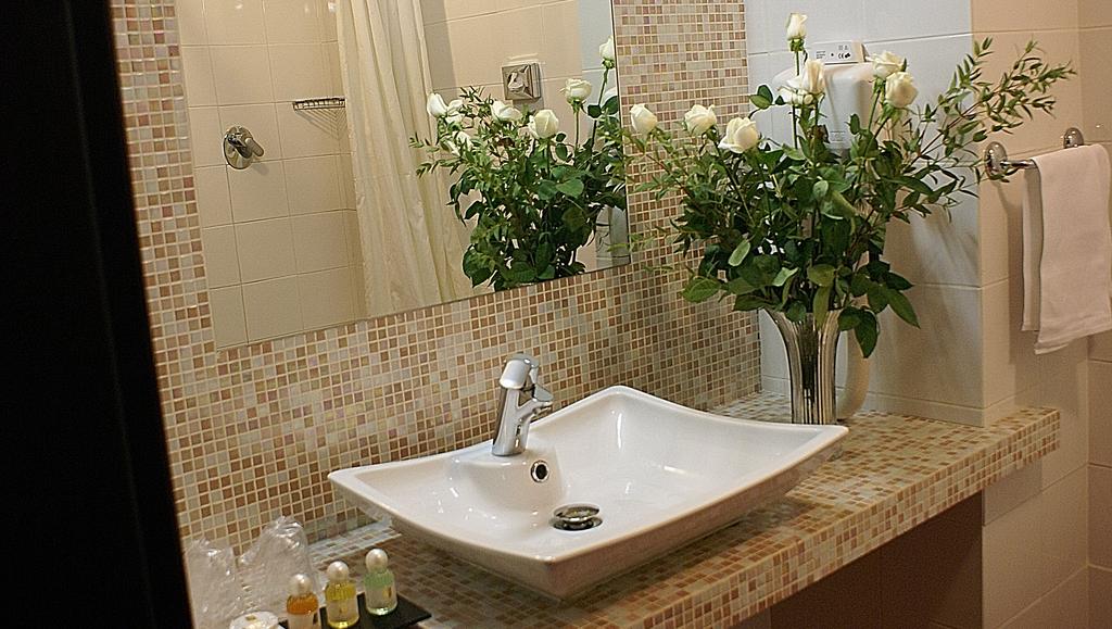 Картинка Versailles 2*