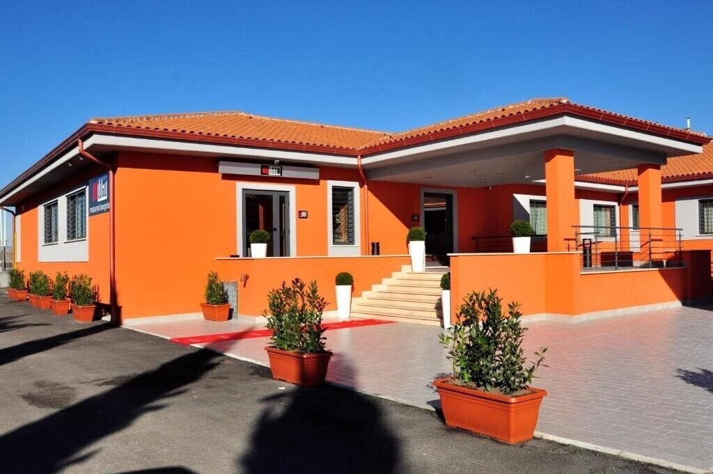 Hotel 325 Tor Vergata 3*