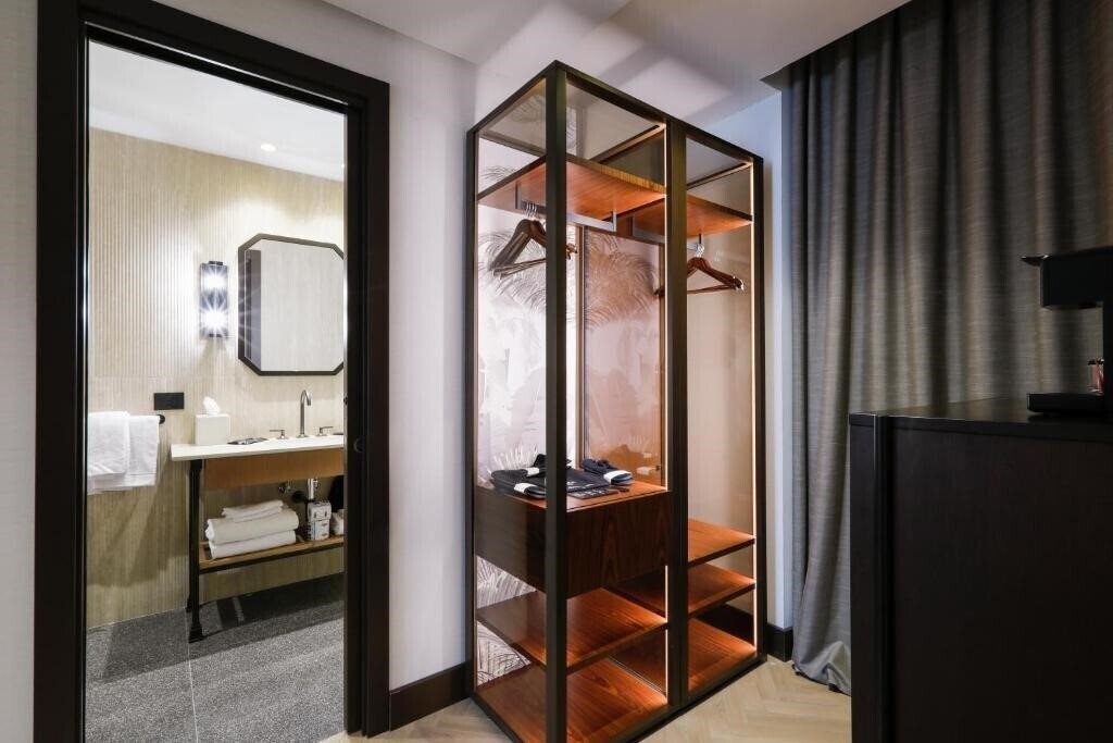 Фотография Circle6 Rome 4*