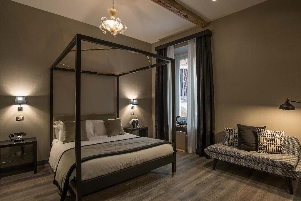 Zdjęcie Colonna Suite del Corso 3*