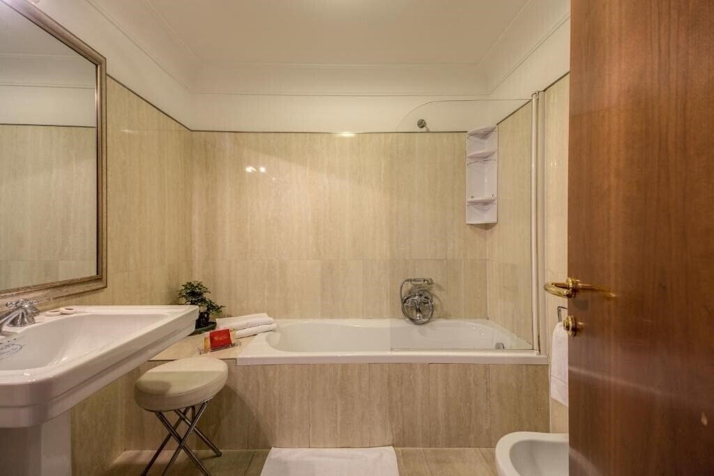 Фотографія Antico Palazzo Rospigliosi 4*