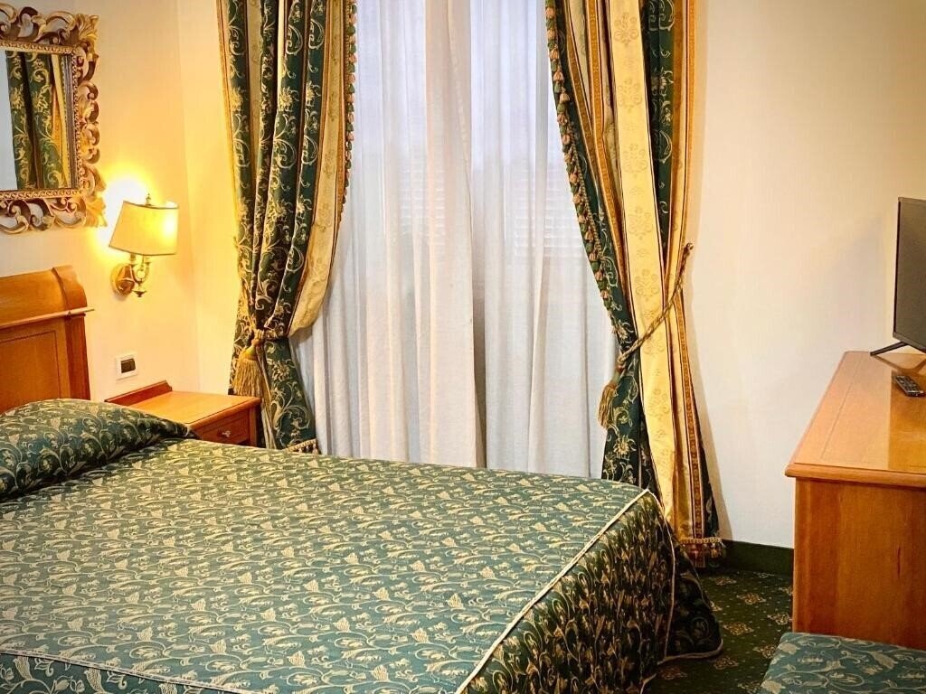 Zdjęcie Champagne Palace 4*