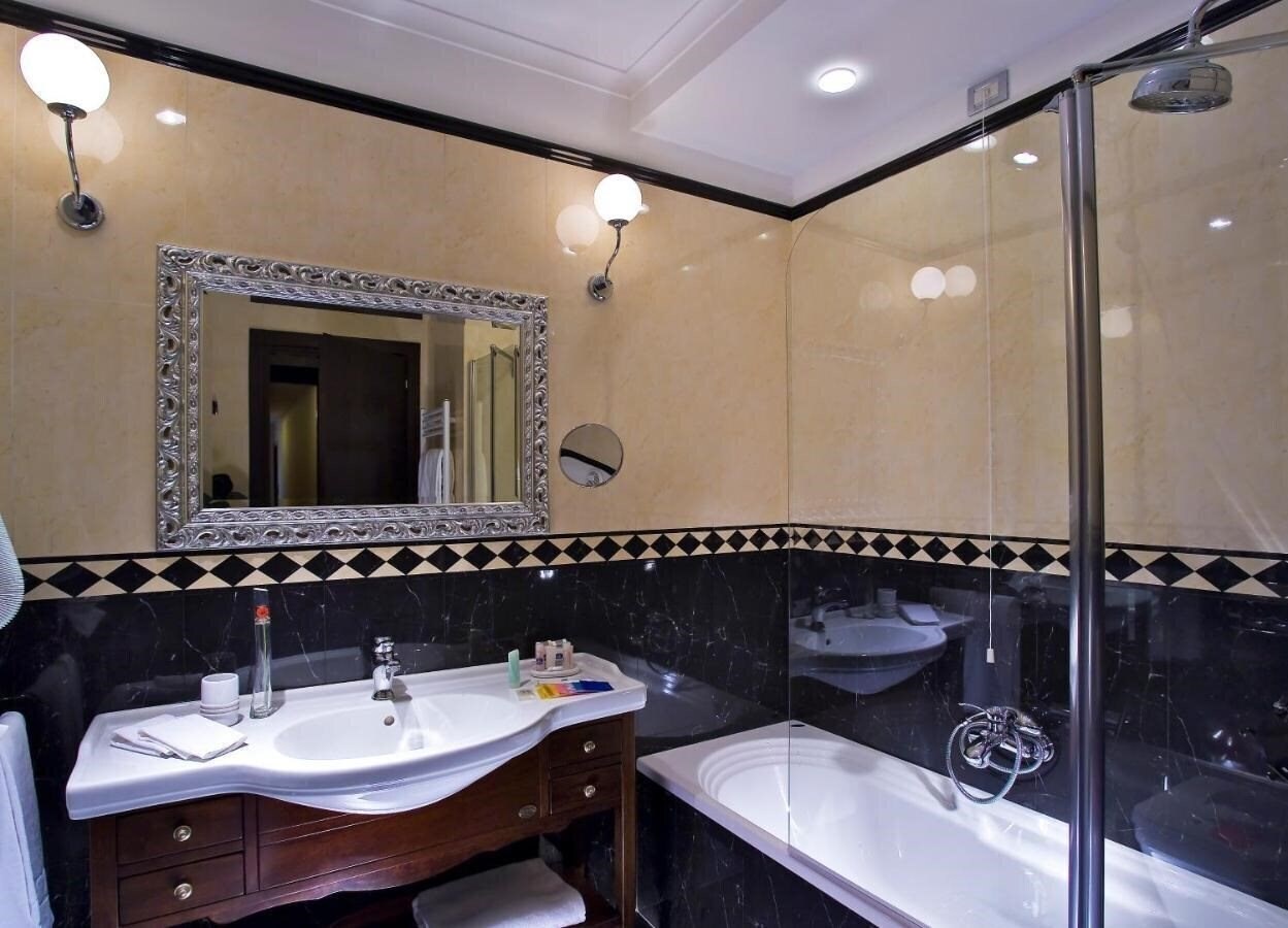 Готель Mondial 4*