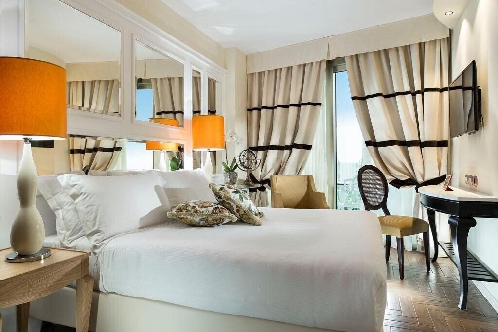 Отель Hotel Erbavoglio 4*