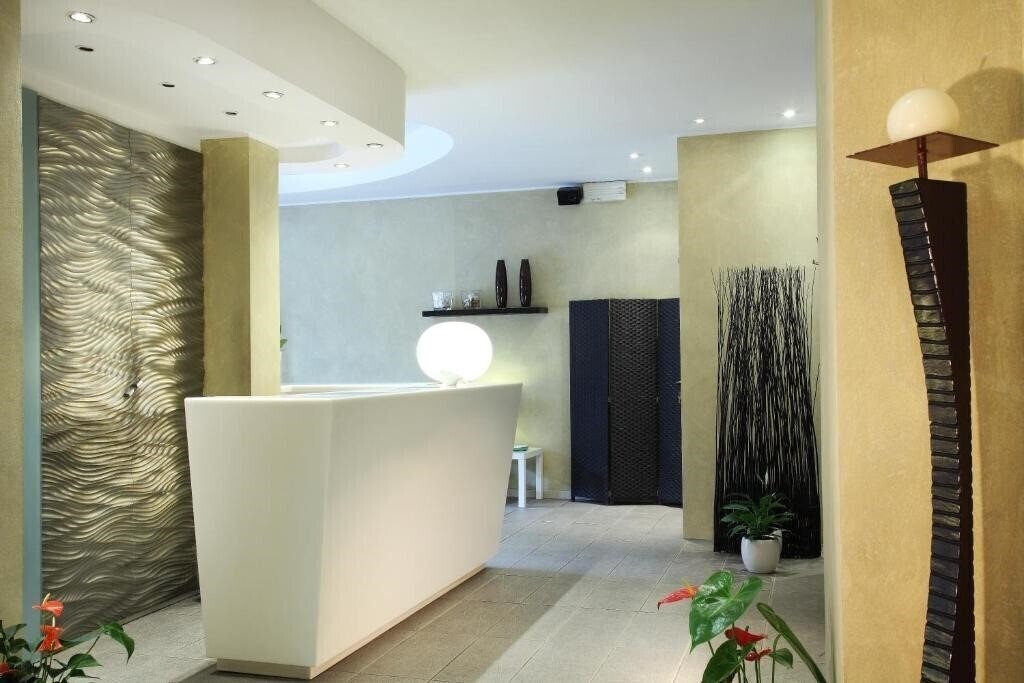 Готель Hotel Trieste 4*