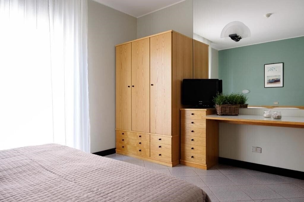 Зображення Junior 3*