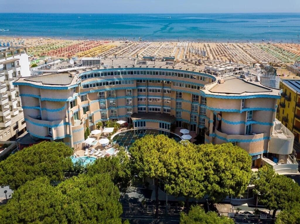 Готель Savoia Hotel Rimini 4*