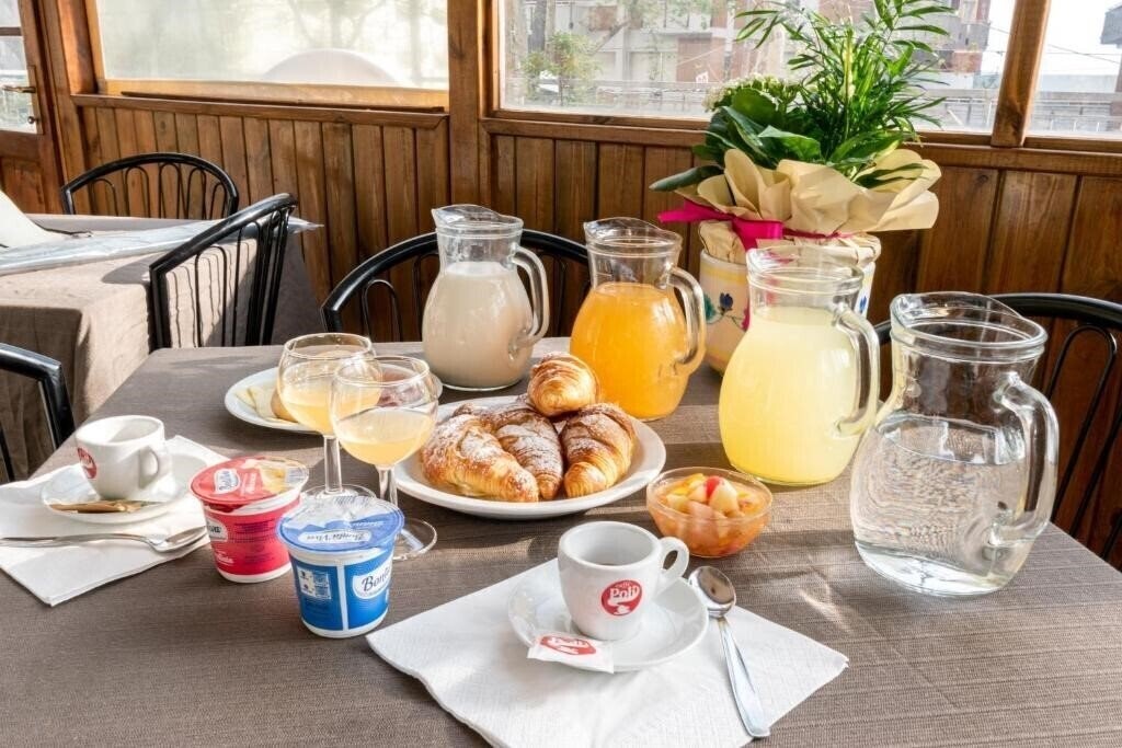 Zdjęcie Hotel Lily 2*