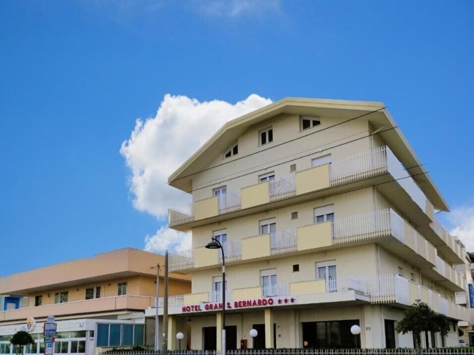 Hotel Gran San Bernardo 3*