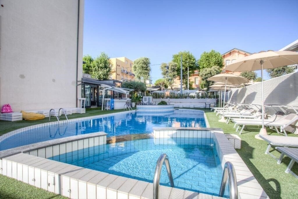 Зображення Hotel Ferretti Beach 4*