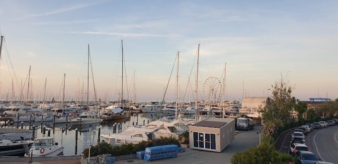 Картинка Britta 3*