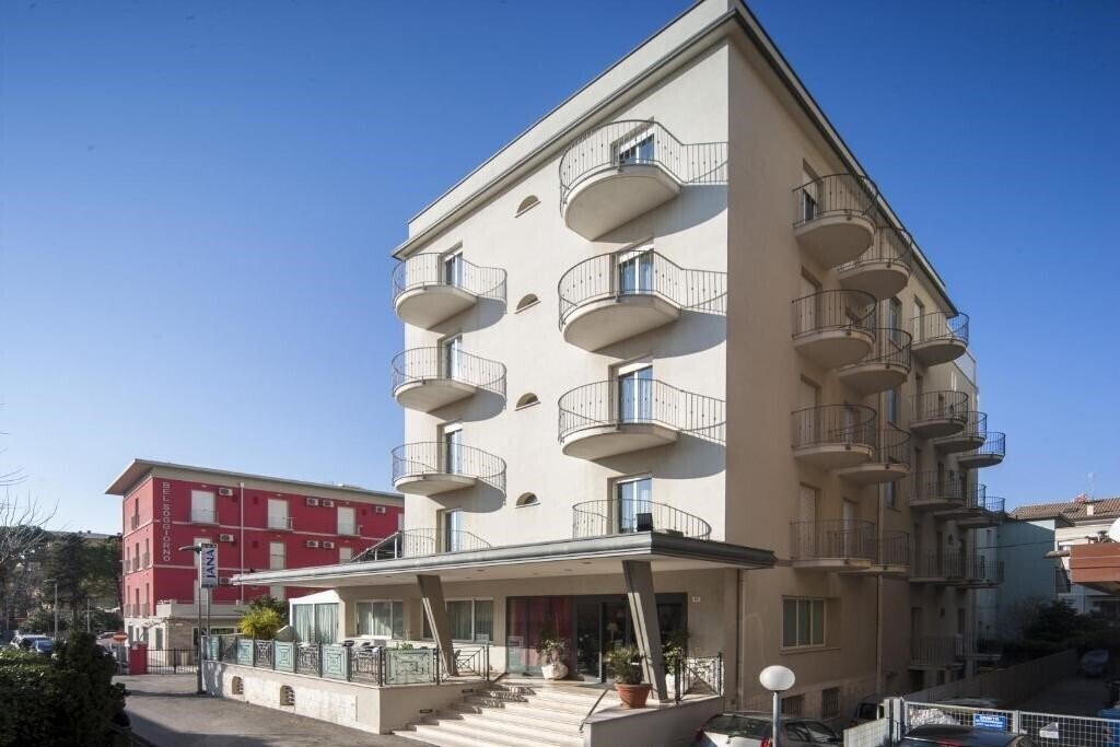 Отель Jana Hotel (Rimini) 3*