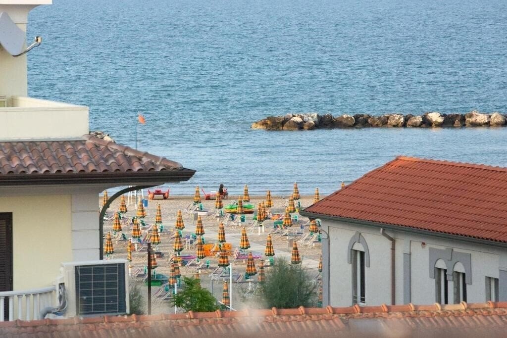 Фотографія Hotel Kariba 2*