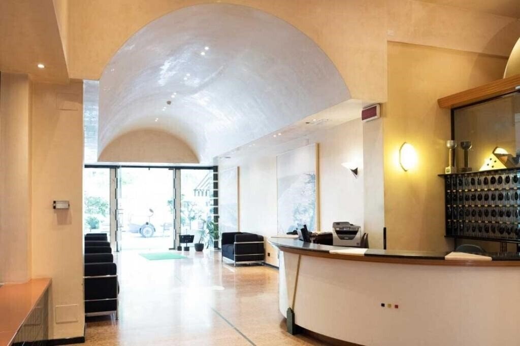 Hotel Miramare Et De La Ville 3*