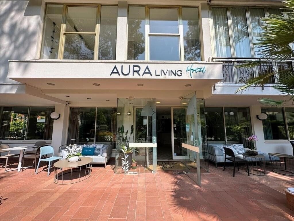 Hotel Aura Living 3*