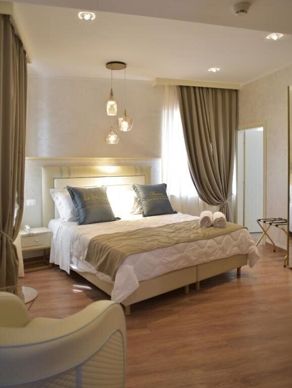 Готель Amsterdam Suite 4*