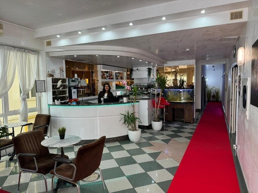 Отель Liston 3*