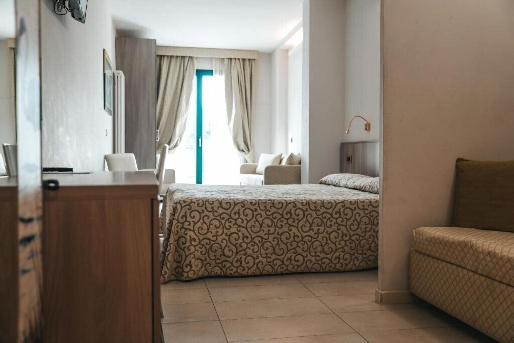 Zdjęcie Club Hotel Dante 4*