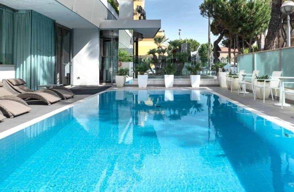 Zdjęcie Club House 4*