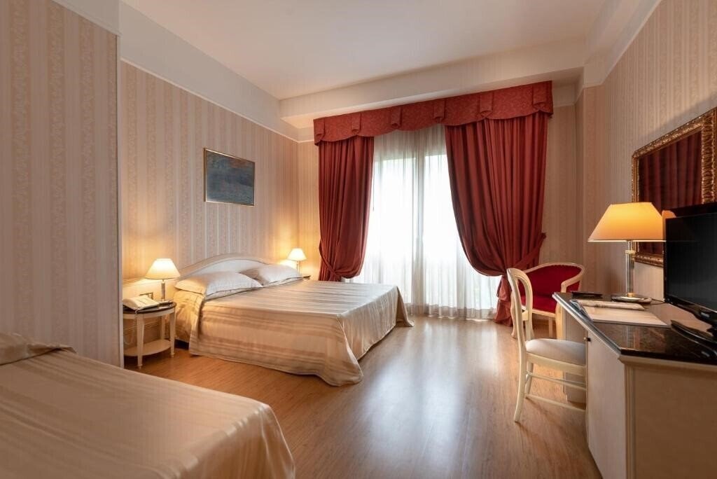 Zdjęcie President 4*