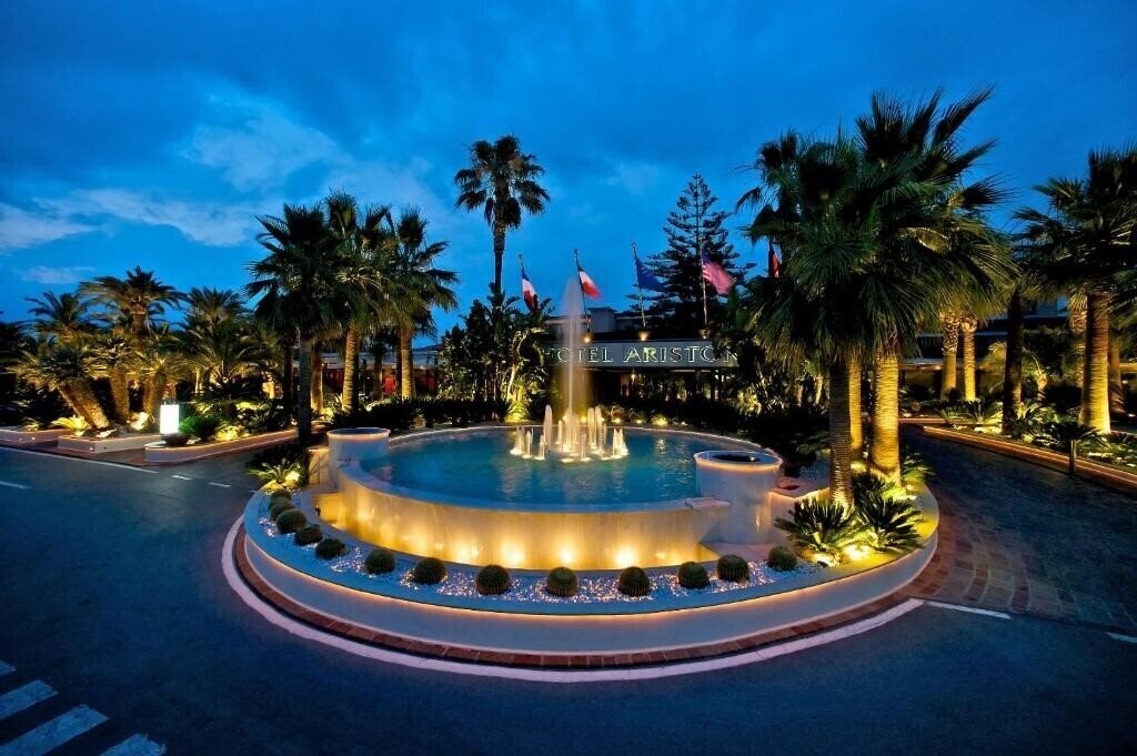 Готель Ariston 4*